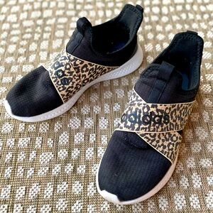 Women’s Adidas Puremotion Adapt Running Shoe- 8